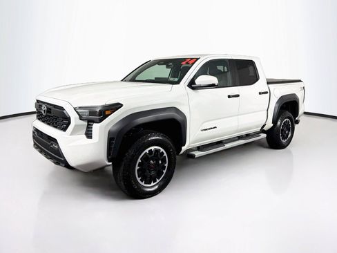 Used 2024 Toyota Tacoma TRD Off-Road w/ TRD Off Road Upgrade Package AWD/4WD image 7