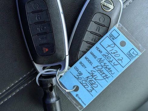 Used 2024 Nissan Pathfinder SL FWD image 29