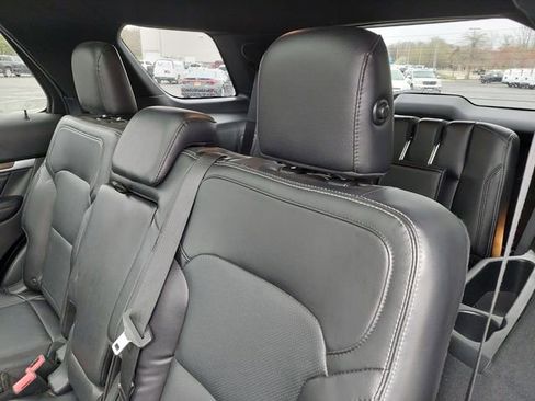 Used 2019 Ford Explorer Limited w/ Class III Trailer Tow Package image 17