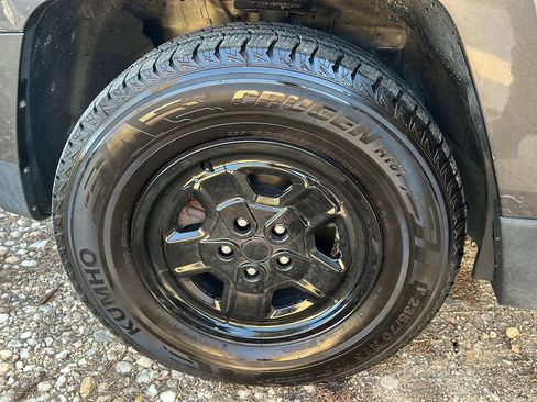 Used 2015 Jeep Patriot Sport image 40