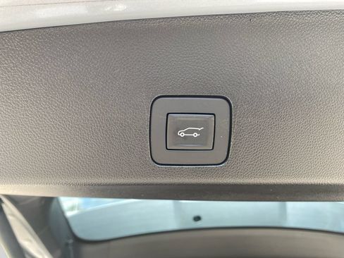 Used 2025 Buick Encore GX Sport Touring AWD/4WD image 33