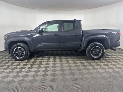 Used 2025 Toyota Tacoma TRD Sport w/ TRD Sport Upgrade Package image 7