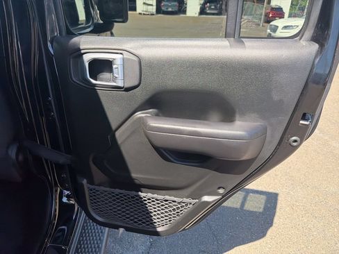 Used 2019 Jeep Wrangler Unlimited Sport S AWD/4WD image 16