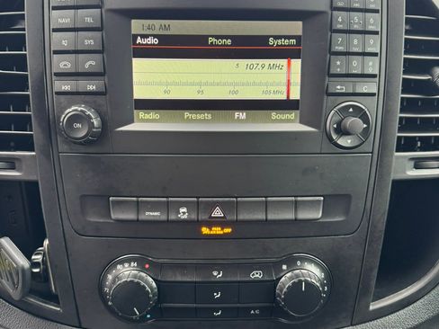 Used 2020 Mercedes-Benz Metris image 18