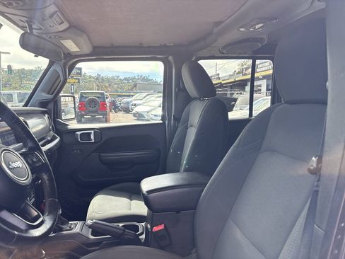 Used 2018 Jeep Wrangler Unlimited Sport S AWD/4WD image 12