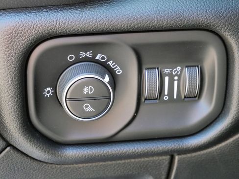 Used 2020 RAM 1500 Laramie image 19