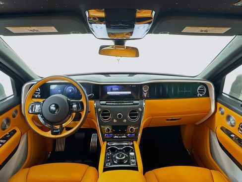 Certified 2025 Rolls-Royce Cullinan AWD/4WD image 22