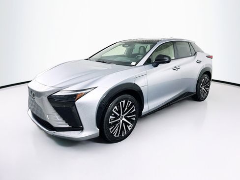 Used 2023 Lexus RZ 450e Premium w/ Technology Package image 3