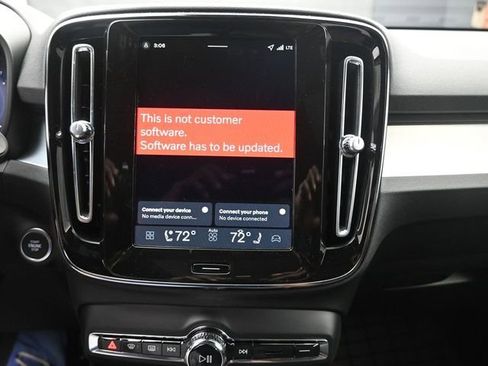 New 2026 Volvo XC40 B5 Ultra w/ Protection Package Premier AWD/4WD image 11