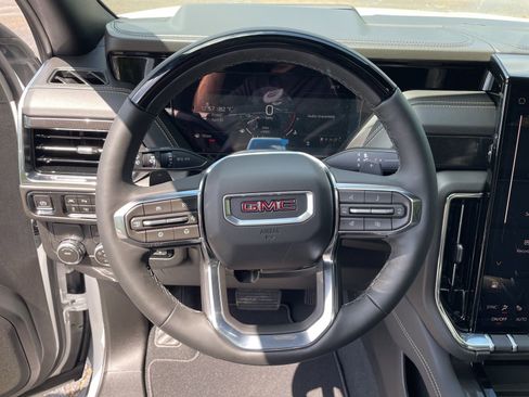 New 2026 GMC Yukon Elevation w/ Elevation Premium Package RWD image 15