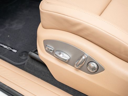 New 2026 Porsche Macan AWD/4WD image 29