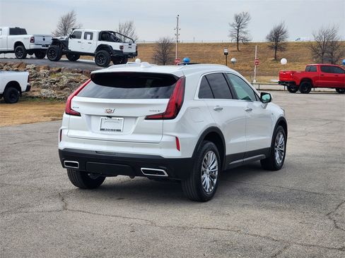 Certified 2024 Cadillac XT4 Premium Luxury w/ Cold Weather Package image 7