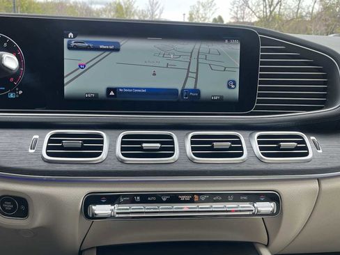 Certified 2025 Mercedes-Benz GLS 450 4MATIC image 45