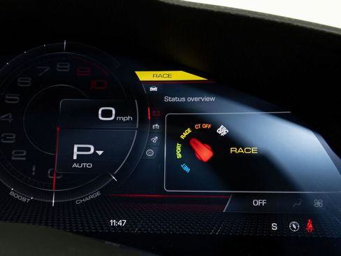 Used 2023 Ferrari SF90 Spider image 37