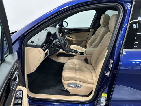 Certified 2026 Porsche Macan image 17