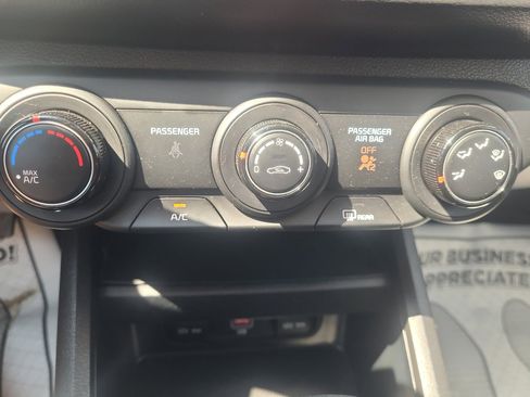 Used 2023 Kia Forte LXS w/ LXS Technology Package image 19