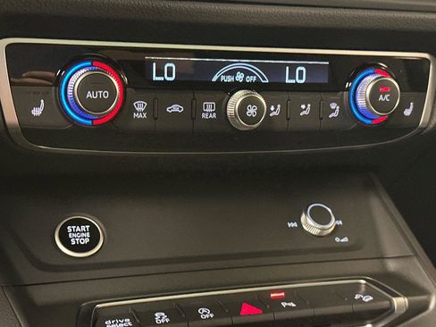 New 2025 Audi Q3 2.0T Premium image 19