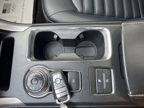 Used 2020 Ford Fusion SEL image 16