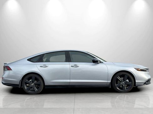 Used 2025 Honda Accord Sport image 8