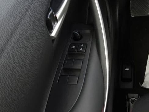 Certified 2025 Toyota Corolla SE image 39