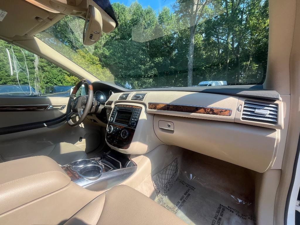 Used 2011 Mercedes-Benz R 350 4MATIC image 42