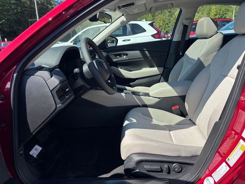 New 2025 Honda Accord SE image 11