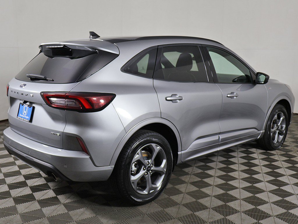 Used 2024 Ford Escape ST-Line w/ Tech Pack #1 AWD/4WD image 10