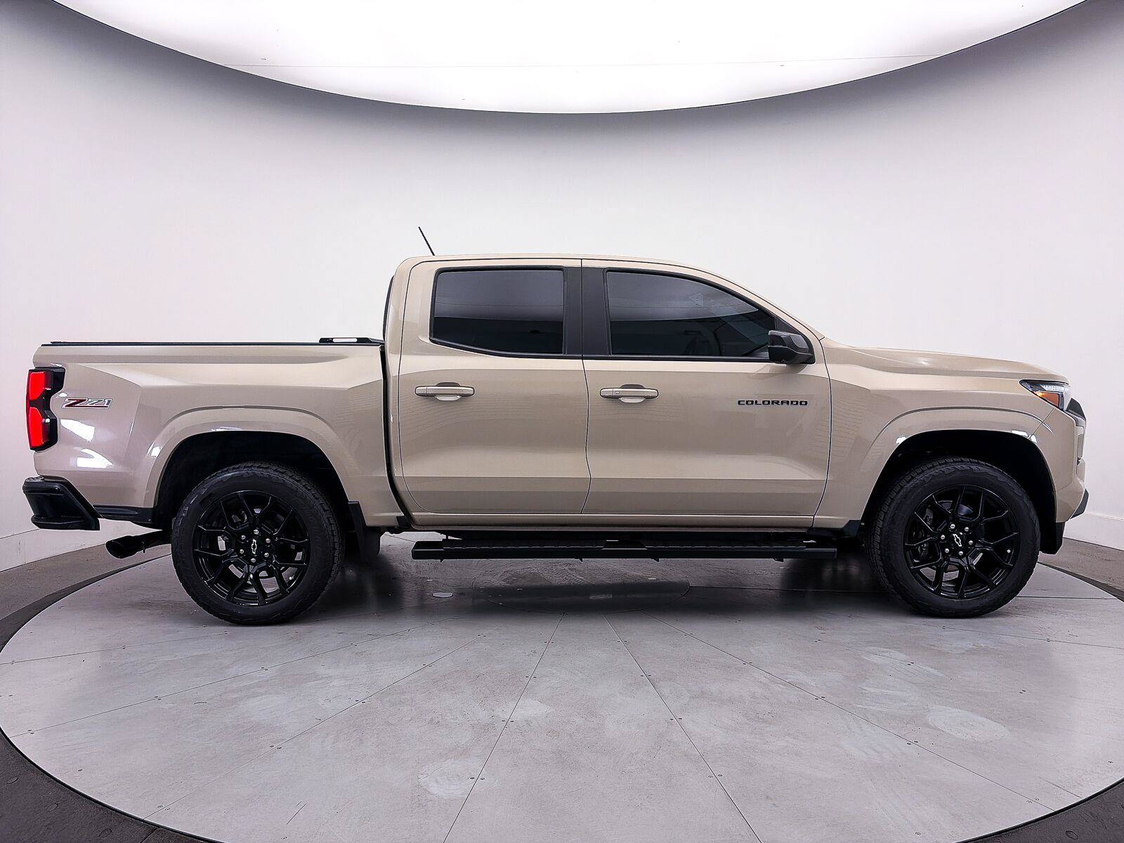 Used 2024 Chevrolet Colorado Z71 w/ LPO, Dark Essentials Package AWD/4WD image 42