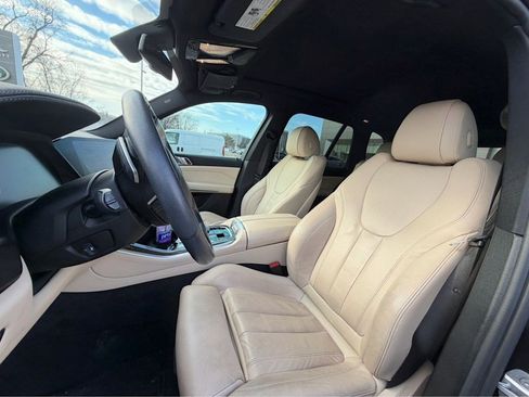 Used 2022 BMW X5 xDrive40i w/ Premium Package image 10
