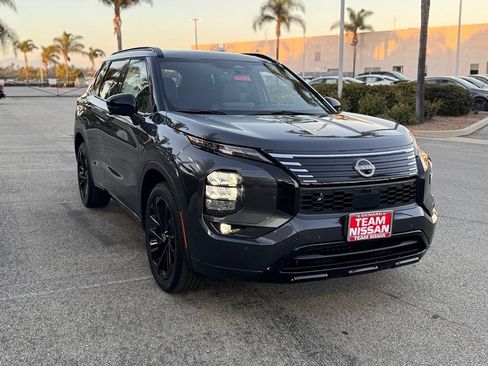 New 2026 Nissan Rogue Platinum AWD/4WD image 2