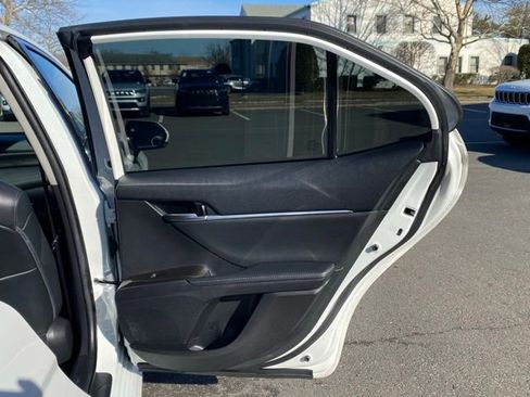 Used 2021 Toyota Camry XLE w/ Cold Weather Package image 30