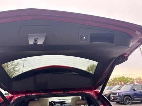 Used 2019 Cadillac XT5 Luxury FWD image 19