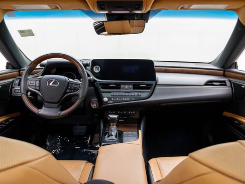 Used 2022 Lexus ES 350 Ultra Luxury w/ Accessory Package 2 FWD image 10
