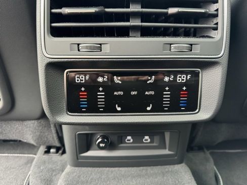 Used 2025 Audi Q7 2.0T Premium Plus w/ Premium Plus Package image 13