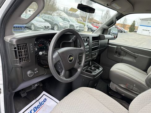 Used 2017 Chevrolet Express 3500 LT w/ LT Preferred Equipment Group image 10