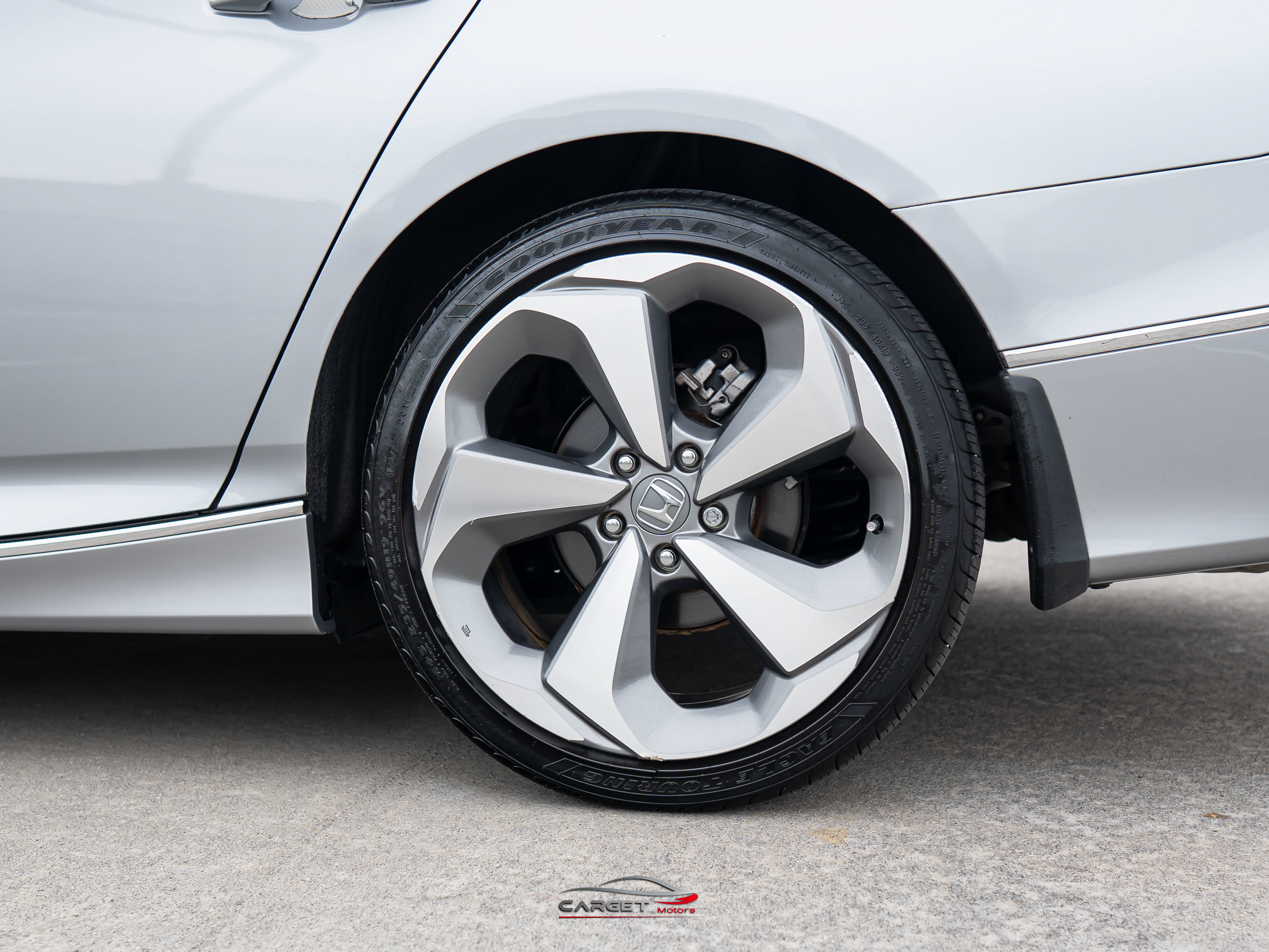 Used 2020 Honda Accord Touring image 11