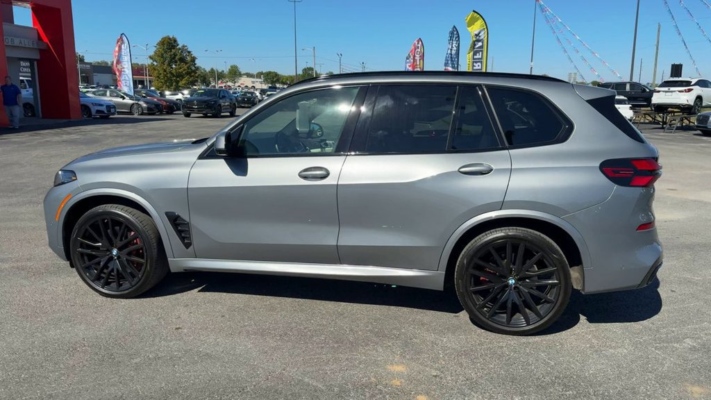 Used 2024 BMW X5 xDrive40i w/ M Sport Package AWD/4WD image 4