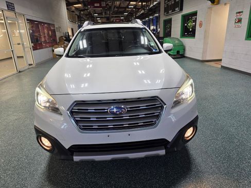 Used 2016 Subaru Outback 2.5i Limited AWD/4WD image 3