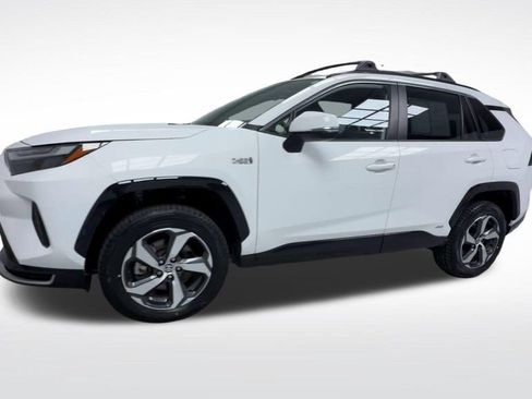 Certified 2023 Toyota RAV4 SE w/ Weather & Moonroof Package AWD/4WD image 5
