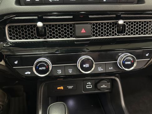 Used 2024 Honda Civic EX-L image 17