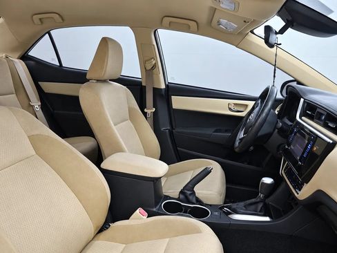 Used 2018 Toyota Corolla LE FWD image 5