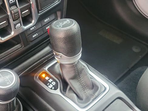 Used 2018 Jeep Wrangler Unlimited Sport S image 17