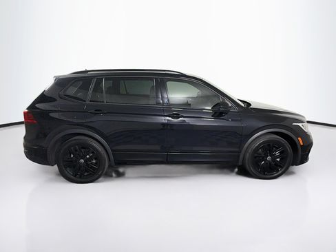 Used 2022 Volkswagen Tiguan SE R-Line FWD image 10