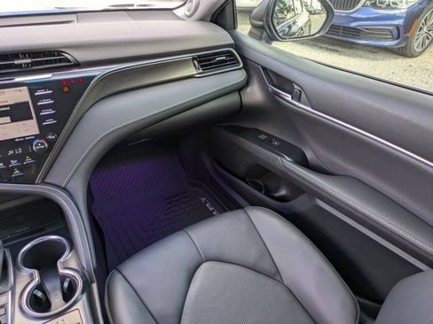Used 2020 Toyota Camry XSE FWD image 17