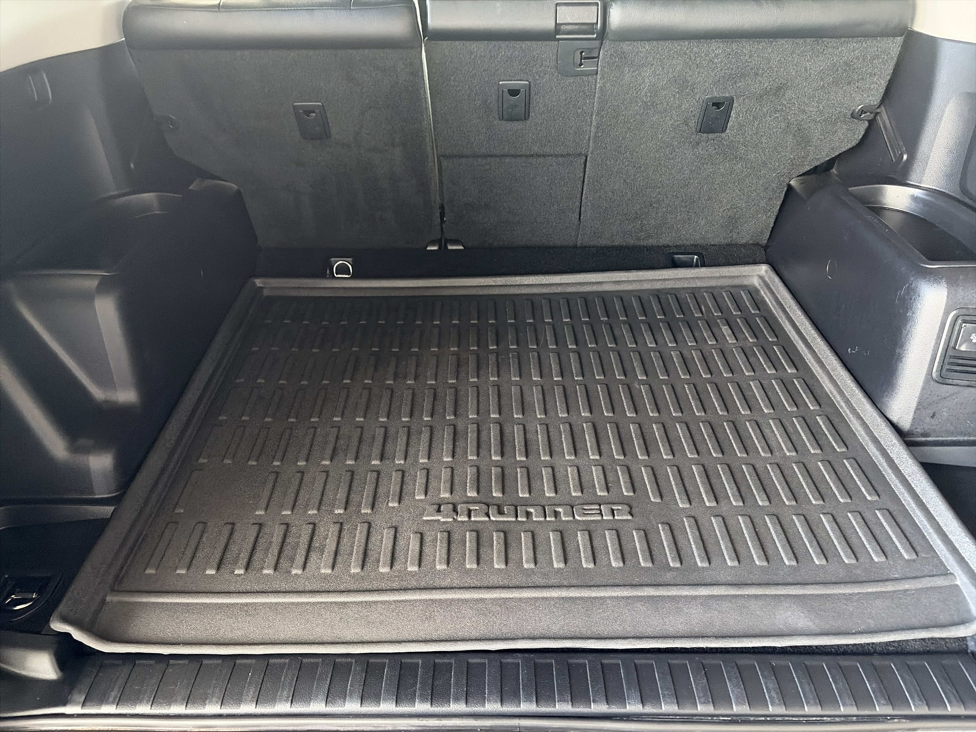 Used 2019 Toyota 4Runner Limited AWD/4WD image 7