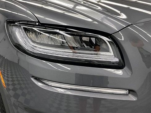 Used 2022 Lincoln Nautilus Reserve w/ Monochromatic Package image 31