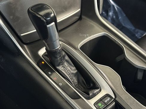Used 2019 Honda Accord Sport image 18