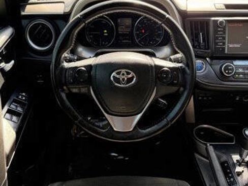 Used 2016 Toyota RAV4 XLE image 14