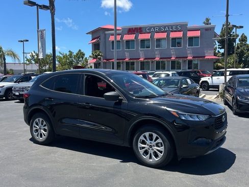 Used 2025 Ford Escape Active AWD/4WD image 5