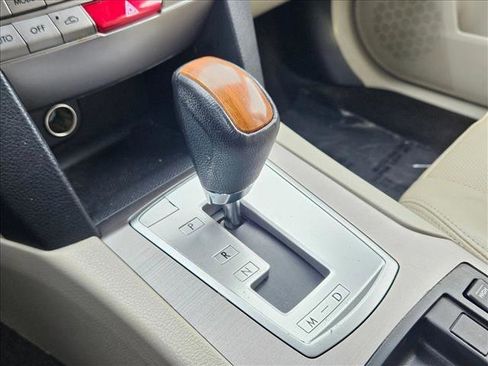 Used 2014 Subaru Outback 2.5i Limited image 12